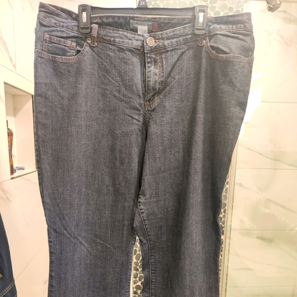 Jeans - Picture 1 of 3